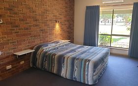 The Finley Palm Motor Inn